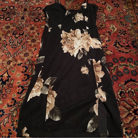 Black floral dress - Picture 1 of 1